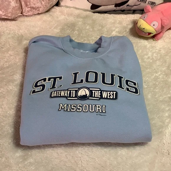 Baby blue St. Louis pullover - Picture 1 of 5